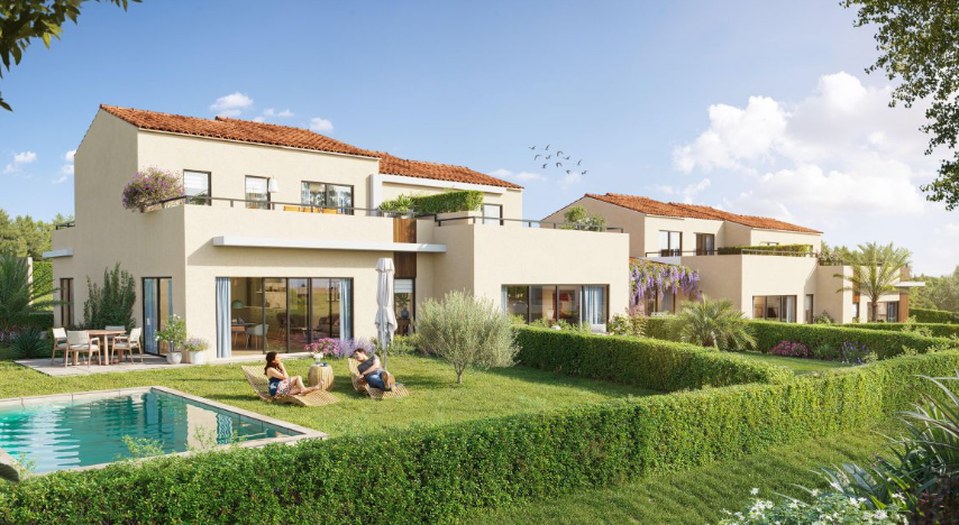 Villa neuve Valbonne — jardin privatif fleuri avec piscine et espace détente provençal